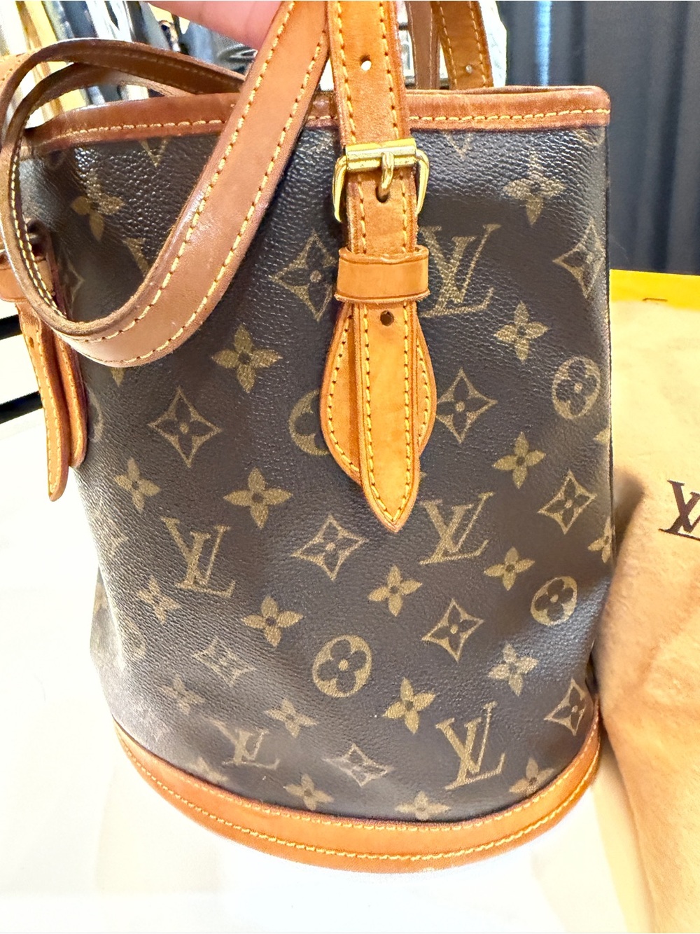Louis Vuitton Monogram bucket petite - Picture 5 of 11